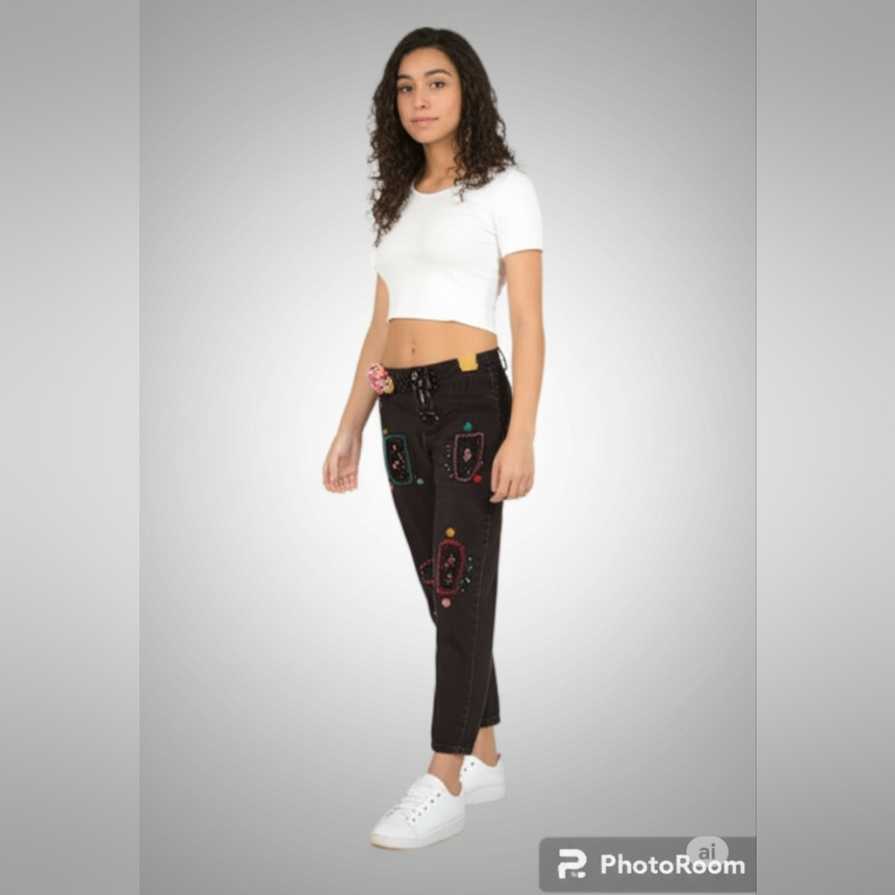 Upcycled Molly Made It Black High-rise Sculpting Skinny jeans floral embroidery